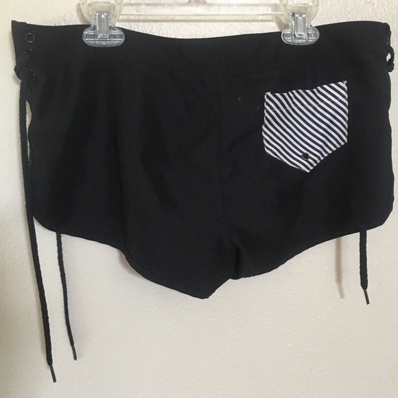 Old Navy Girl Swim Shorts/Coverup w/ pocket accent - Picture 3 of 7